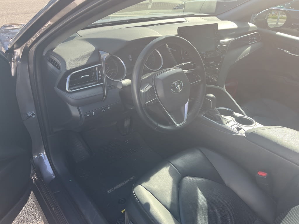 2022 Toyota Camry XLE 2