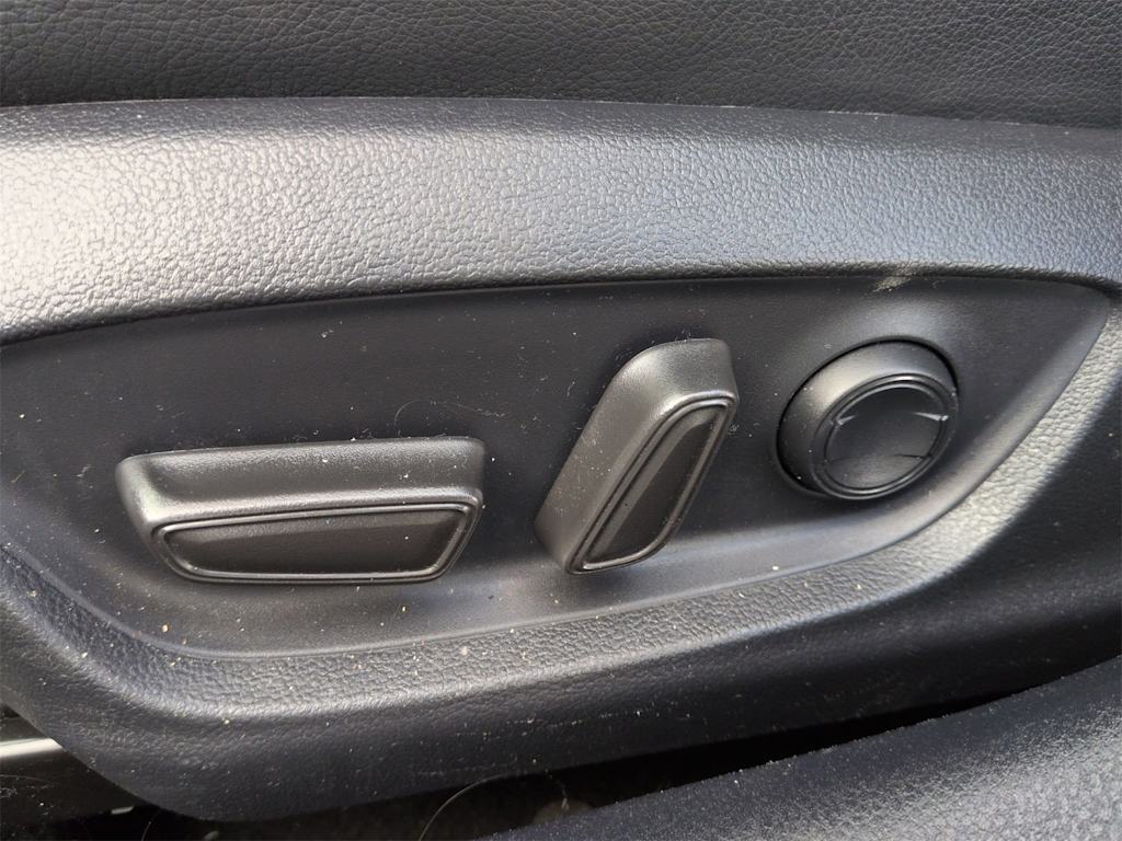 Thumbnail: 2023 Toyota Camry - 28