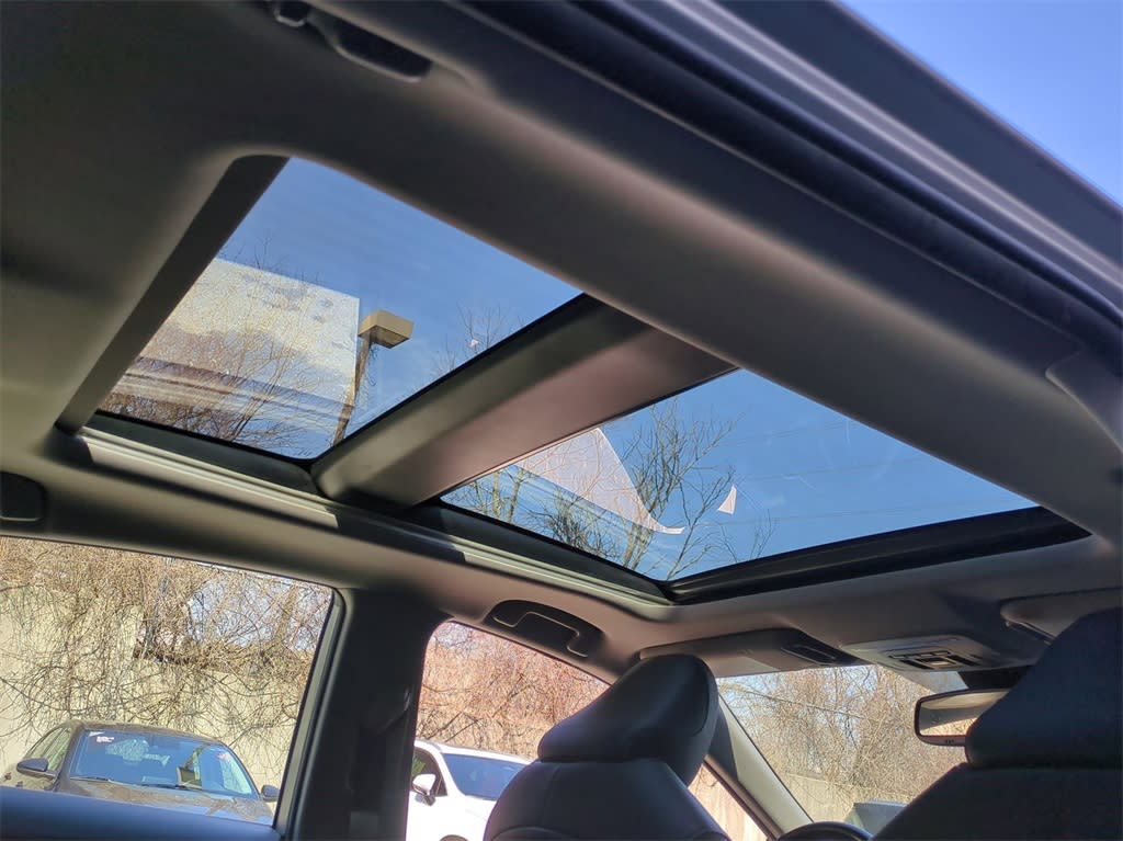 2020 Toyota Camry XSE 31