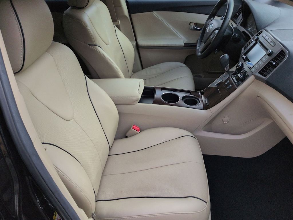 Thumbnail: 2015 Toyota Venza - 30