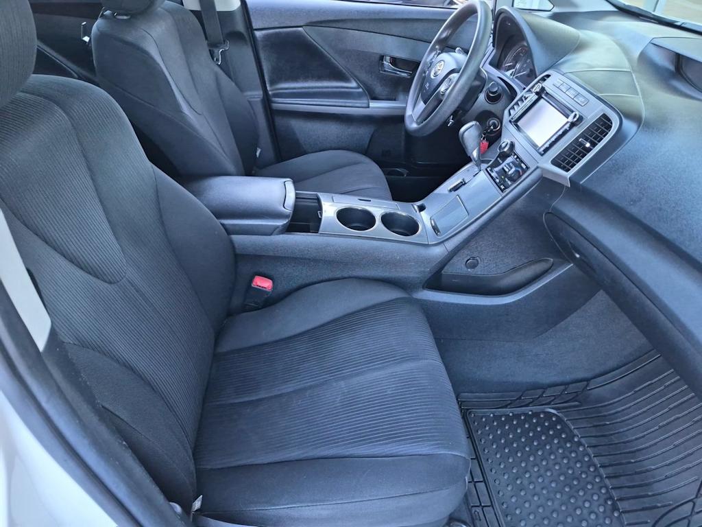 Thumbnail: 2013 Toyota Venza - 11
