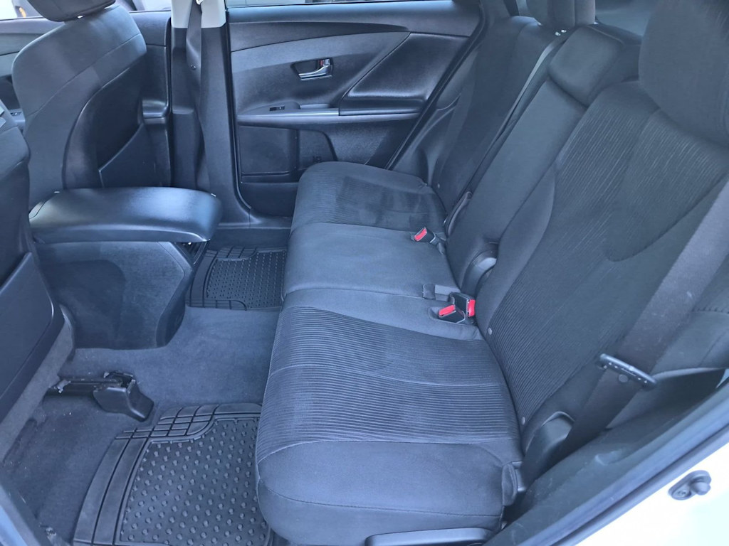 Thumbnail: 2013 Toyota Venza - 28