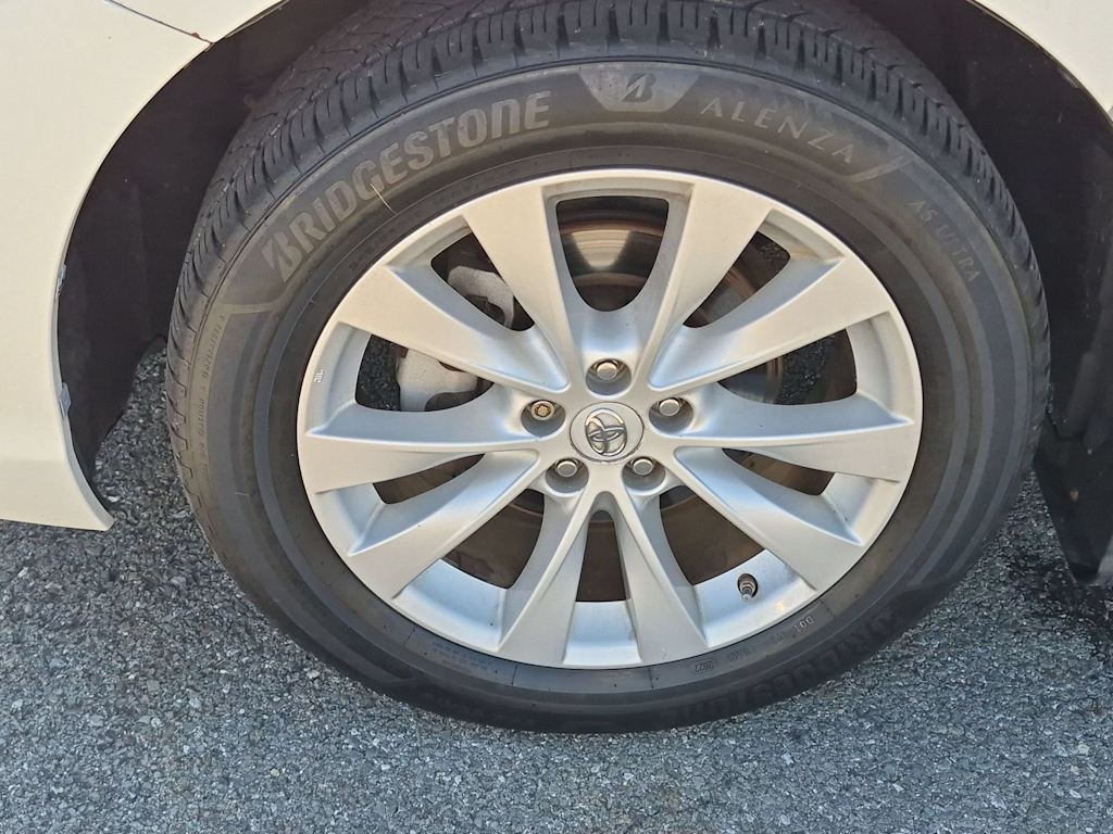 Thumbnail: 2013 Toyota Venza - 7