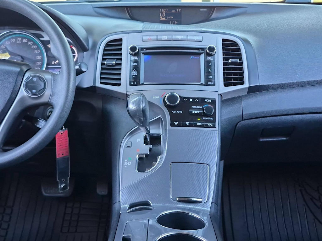 Thumbnail: 2013 Toyota Venza - 14