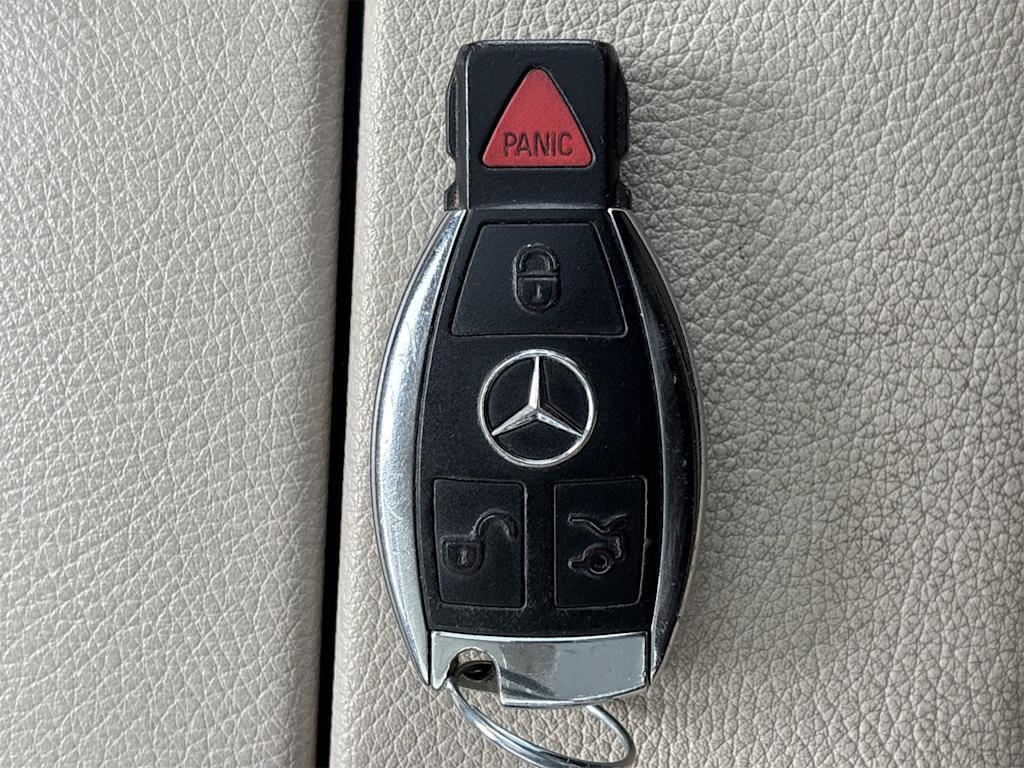 Thumbnail: 2016 Mercedes-Benz C-Class - 18