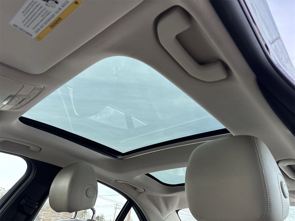 Thumbnail: 2016 Mercedes-Benz C-Class - 29