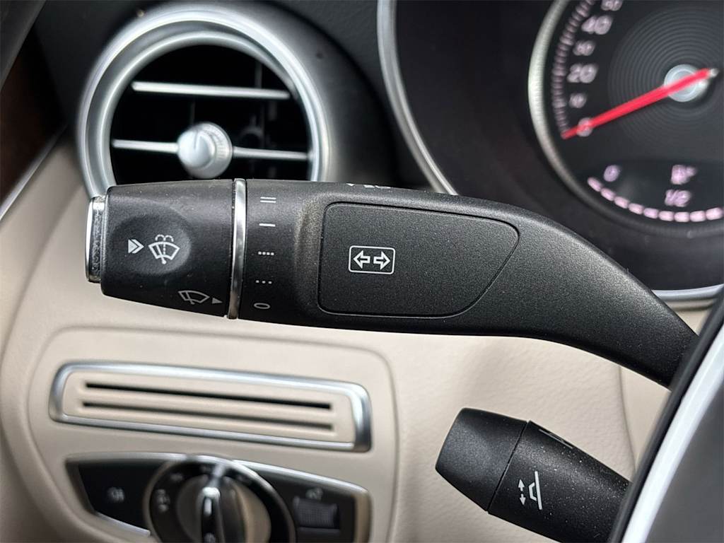 Thumbnail: 2016 Mercedes-Benz C-Class - 35