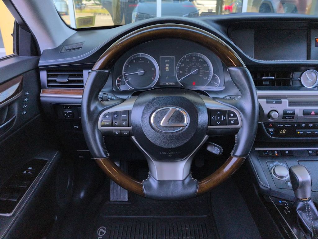 Thumbnail: 2016 Lexus ES - 13