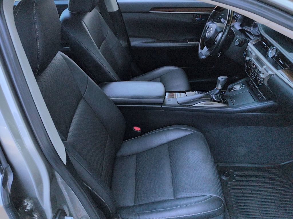 Thumbnail: 2016 Lexus ES - 11