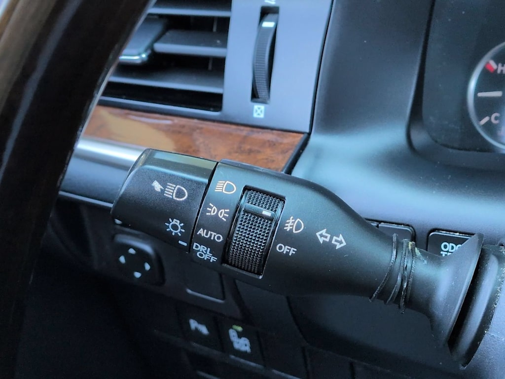 Thumbnail: 2016 Lexus ES - 16