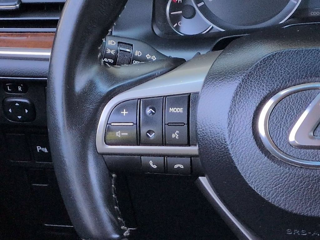 Thumbnail: 2016 Lexus ES - 33