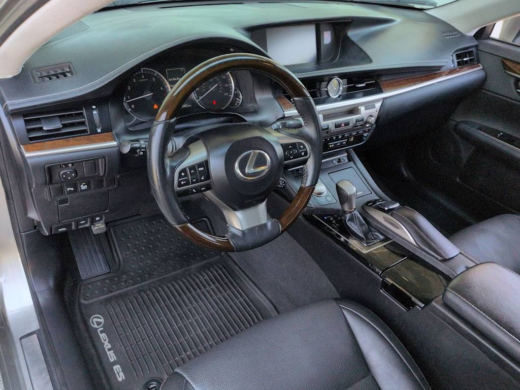 Thumbnail: 2016 Lexus ES - 2