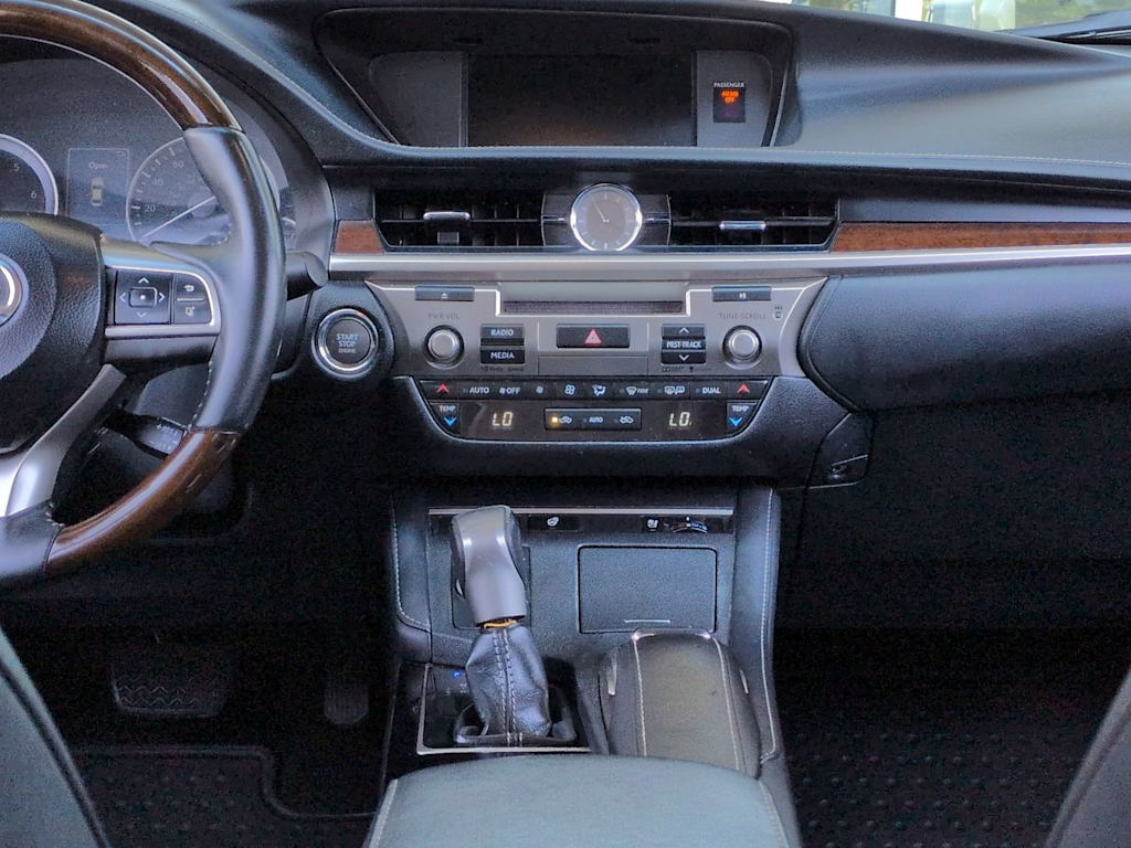 Thumbnail: 2016 Lexus ES - 14