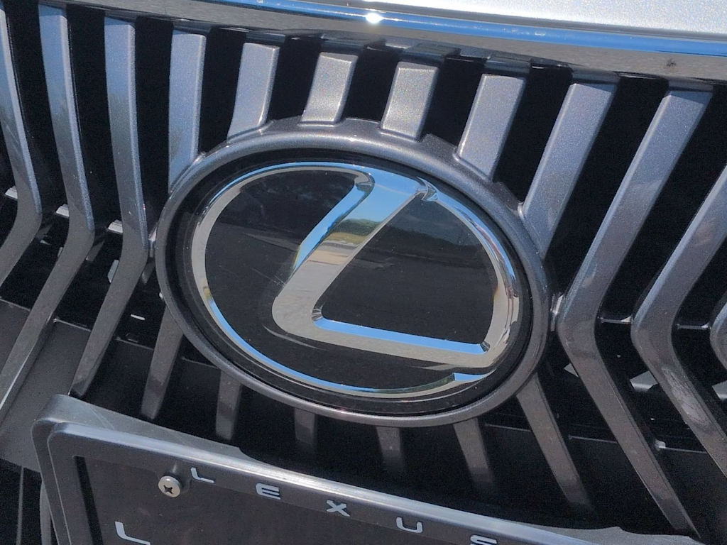 Thumbnail: 2019 Lexus ES - 8