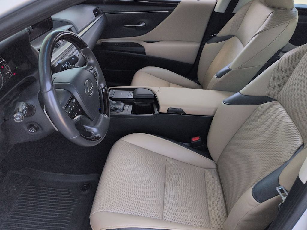 Thumbnail: 2019 Lexus ES - 11