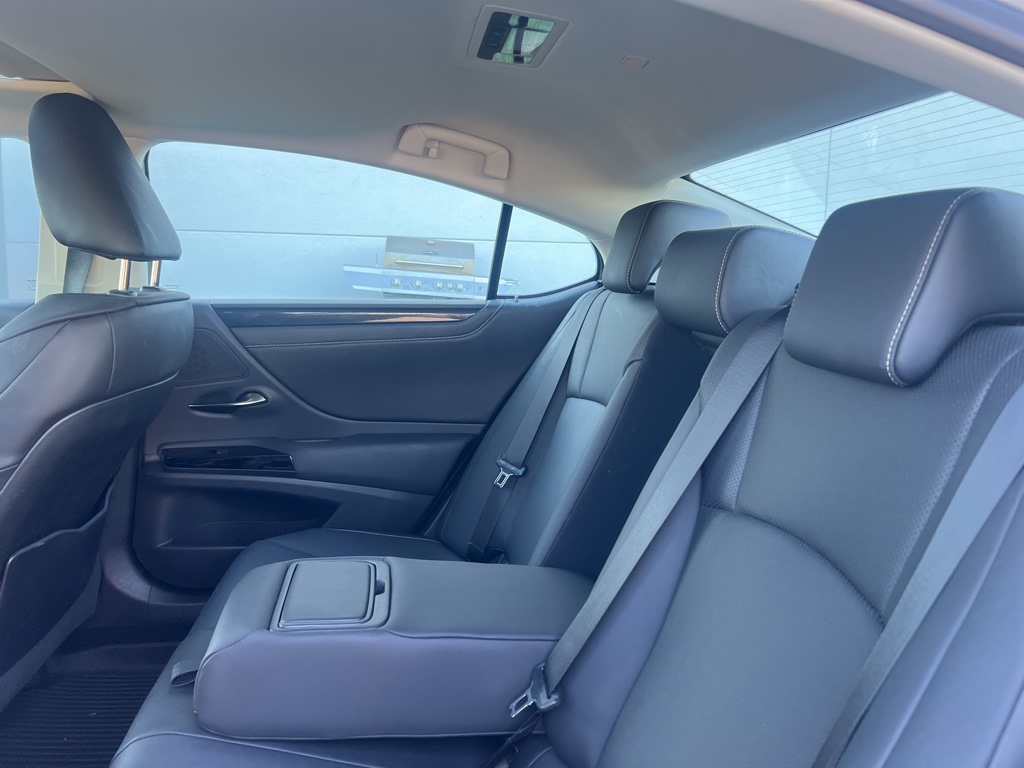 Thumbnail: 2022 Lexus ES - 6