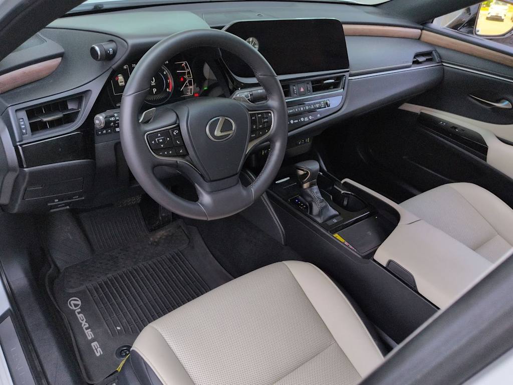 Thumbnail: 2023 Lexus ES - 2