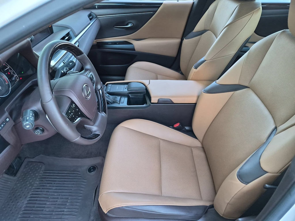 Thumbnail: 2021 Lexus ES - 9