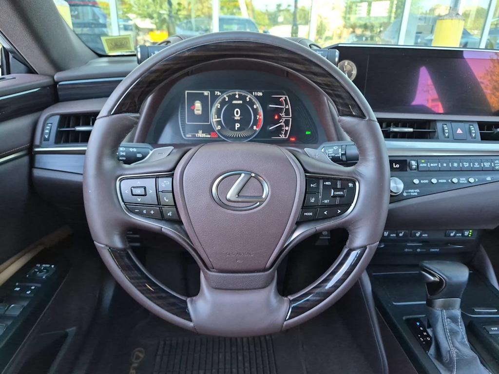 Thumbnail: 2021 Lexus ES - 12