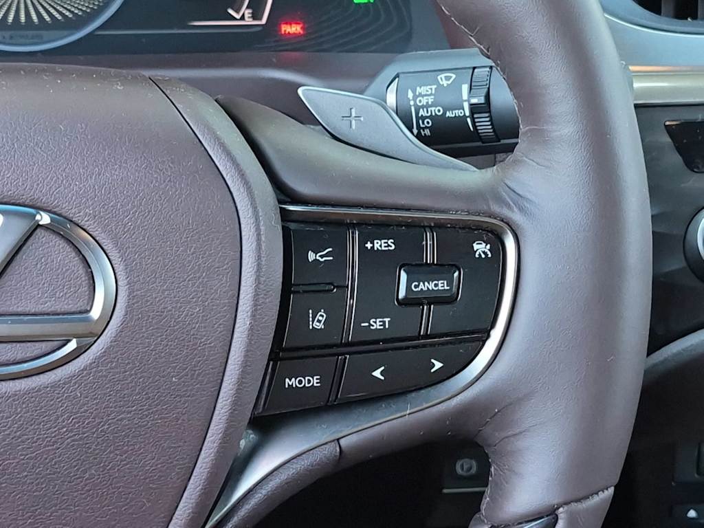 Thumbnail: 2021 Lexus ES - 33