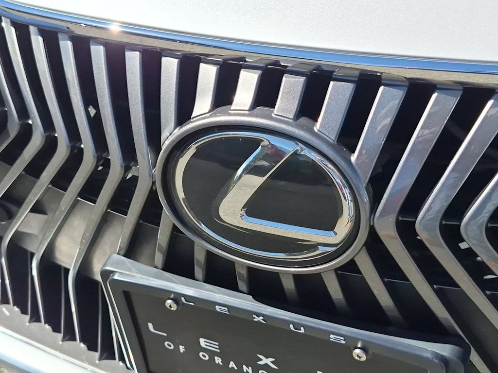Thumbnail: 2021 Lexus ES - 6