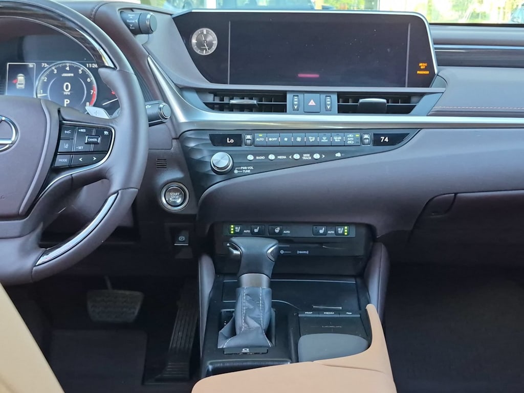 Thumbnail: 2021 Lexus ES - 13