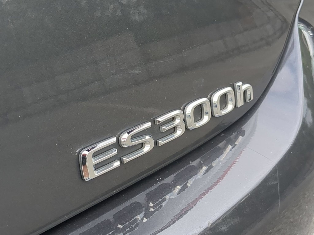 Thumbnail: 2024 Lexus ES - 27