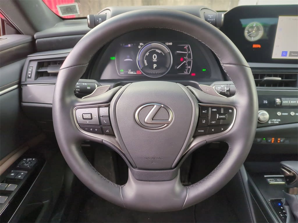 2024 Lexus ES Hybrid 300h 13