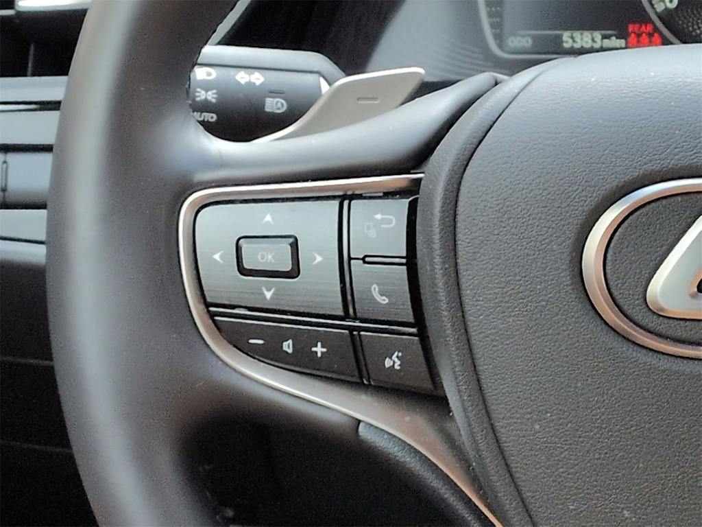 Thumbnail: 2025 Lexus ES - 32