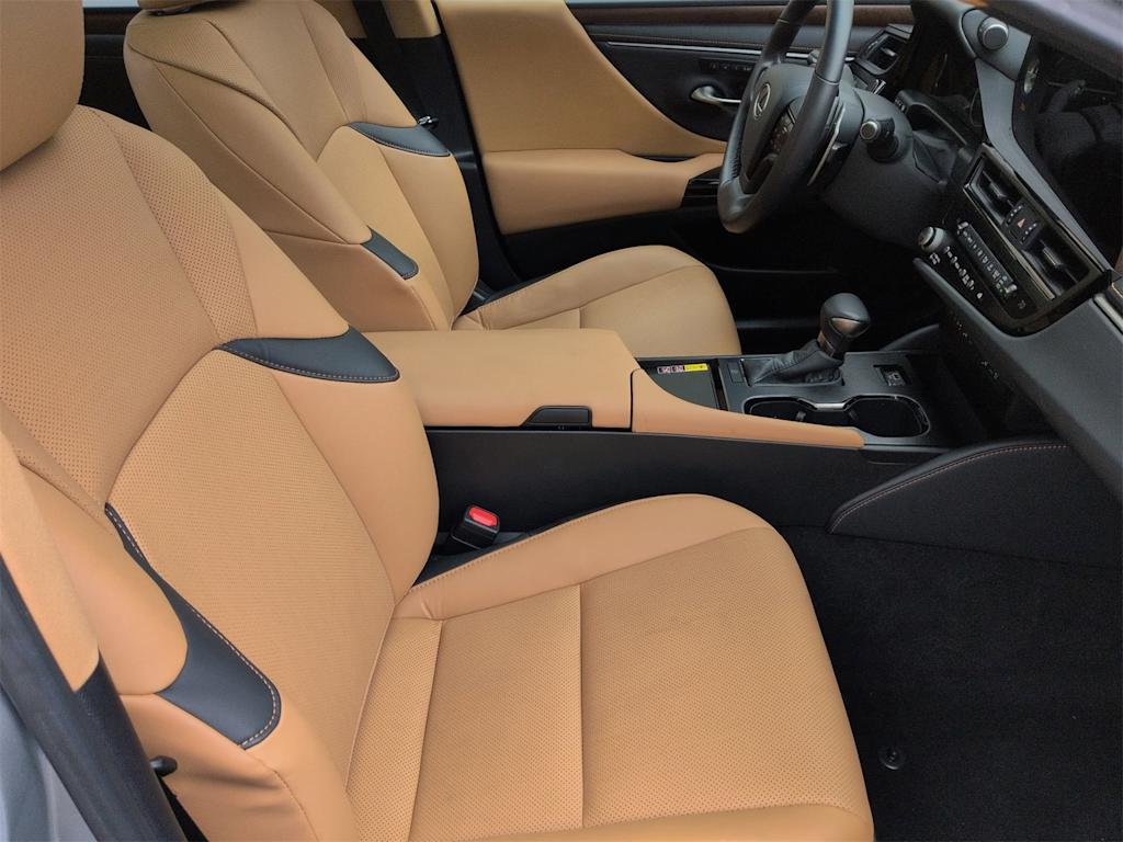 Thumbnail: 2025 Lexus ES - 10