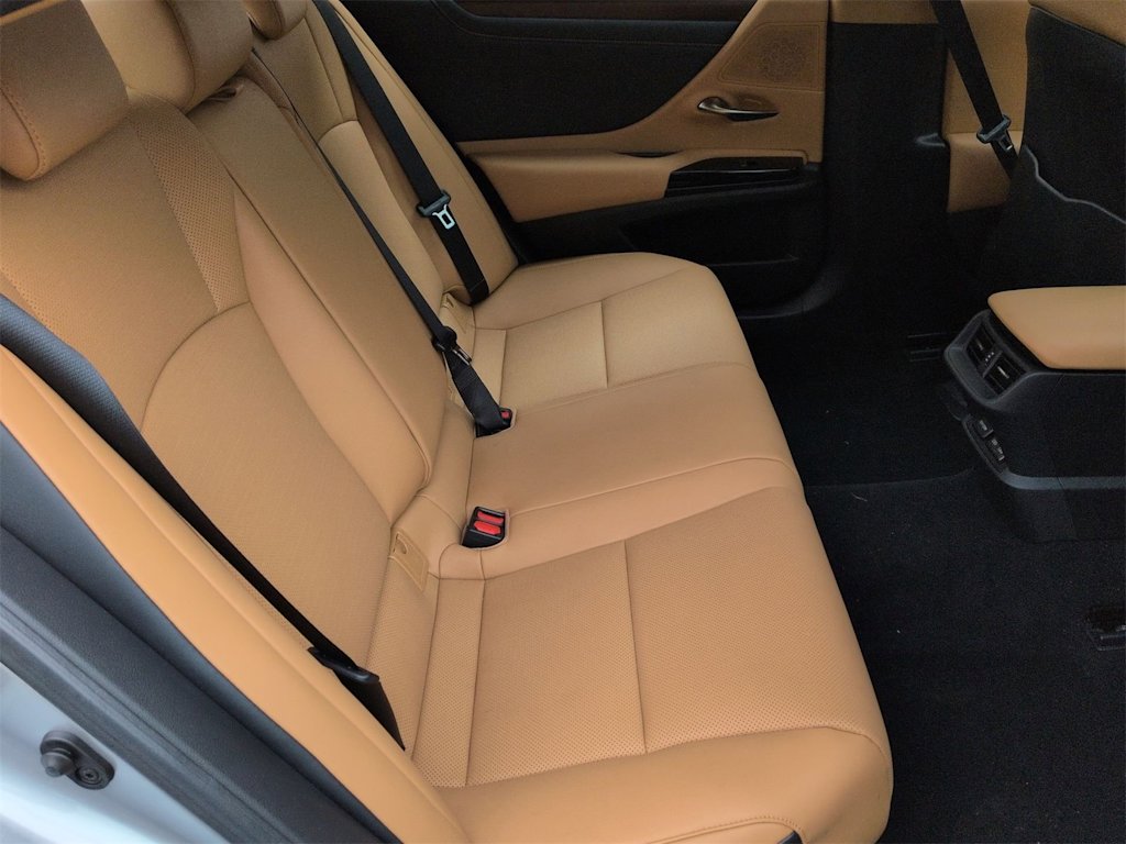 Thumbnail: 2025 Lexus ES - 30