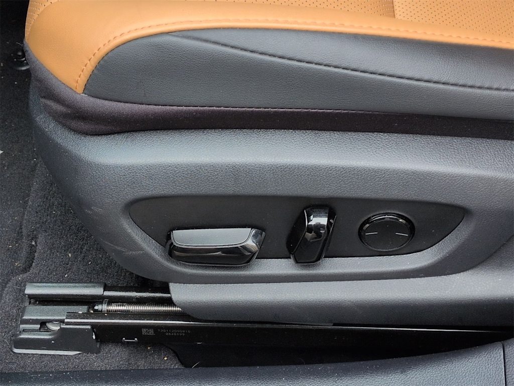 Thumbnail: 2025 Lexus ES - 27