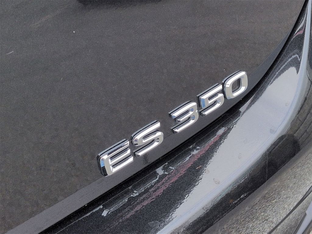 Thumbnail: 2021 Lexus ES - 6