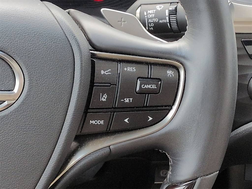 Thumbnail: 2021 Lexus ES - 34