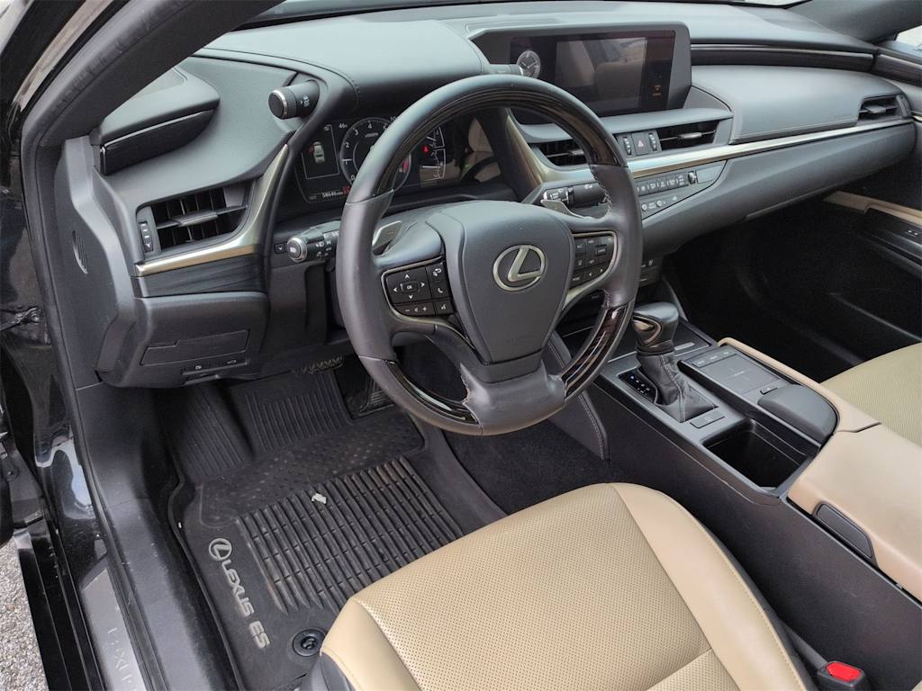 Thumbnail: 2021 Lexus ES - 2