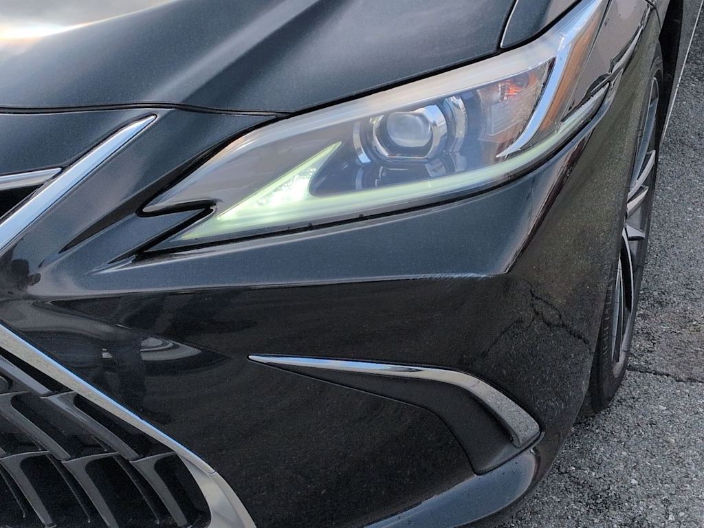 Thumbnail: 2025 Lexus ES - 26