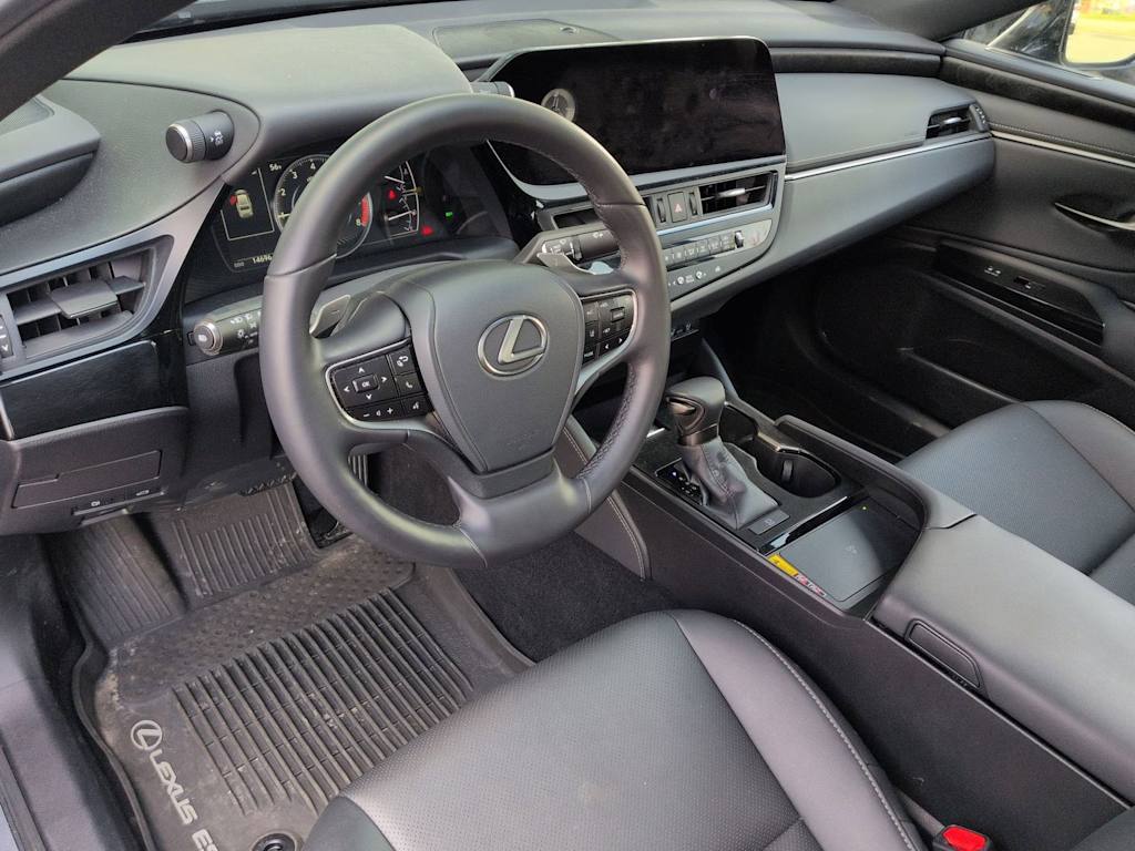 Thumbnail: 2025 Lexus ES - 2