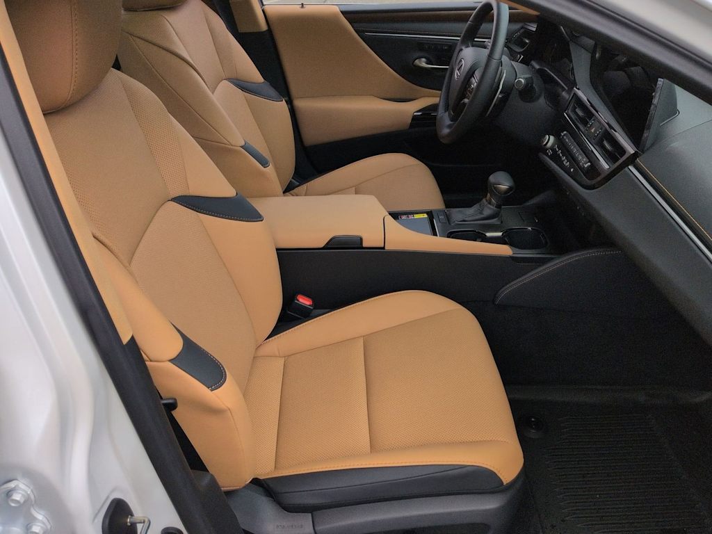 Thumbnail: 2025 Lexus ES - 31