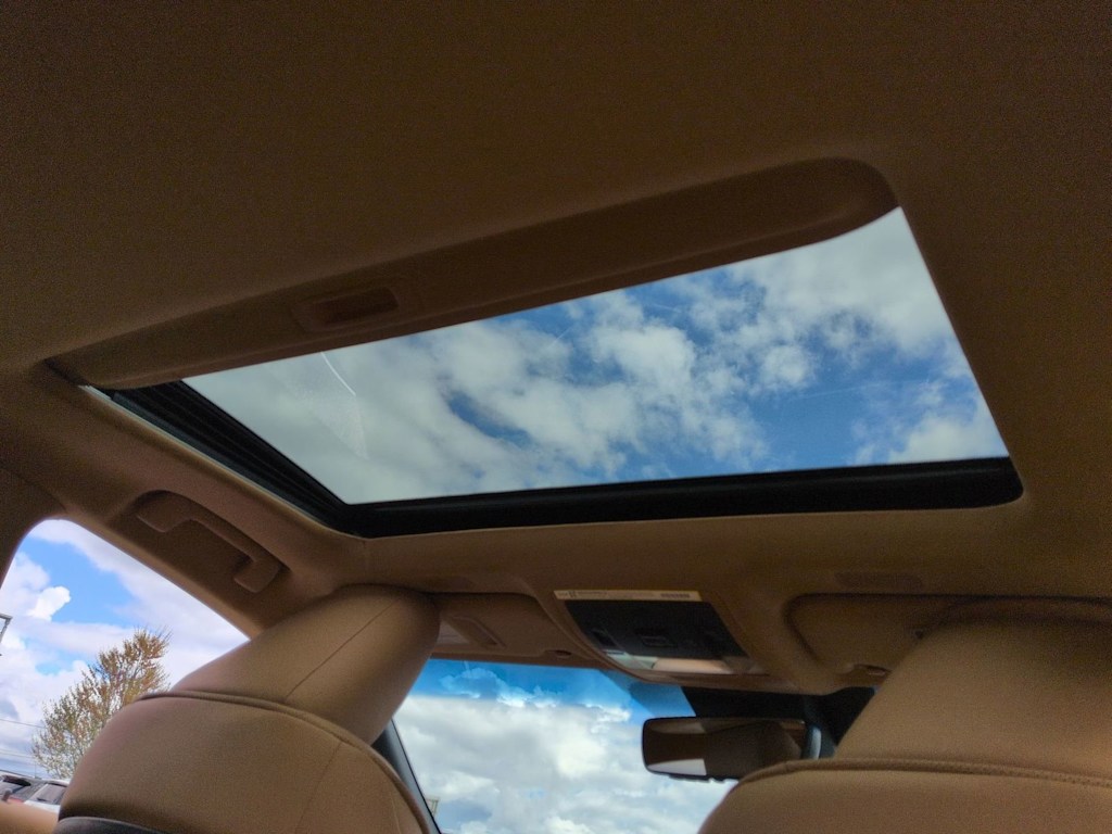 Thumbnail: 2025 Lexus ES - 30