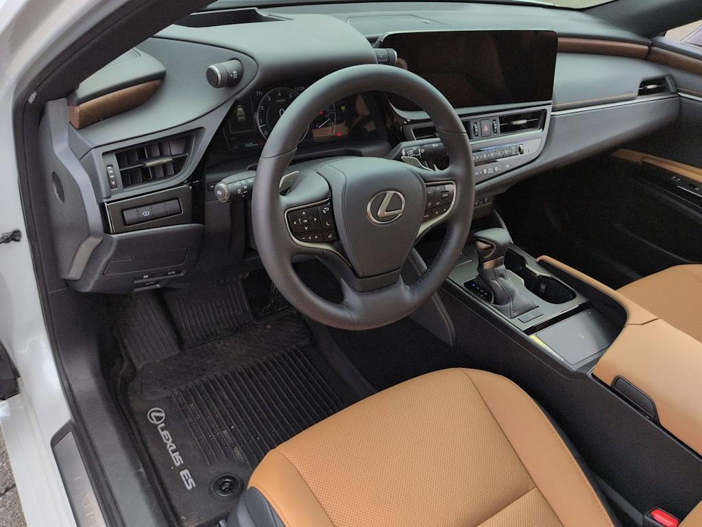 Thumbnail: 2025 Lexus ES - 2