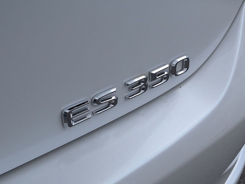 Thumbnail: 2025 Lexus ES - 26