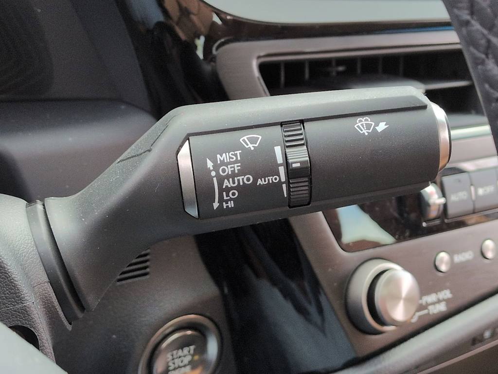 Thumbnail: 2025 Lexus ES - 16