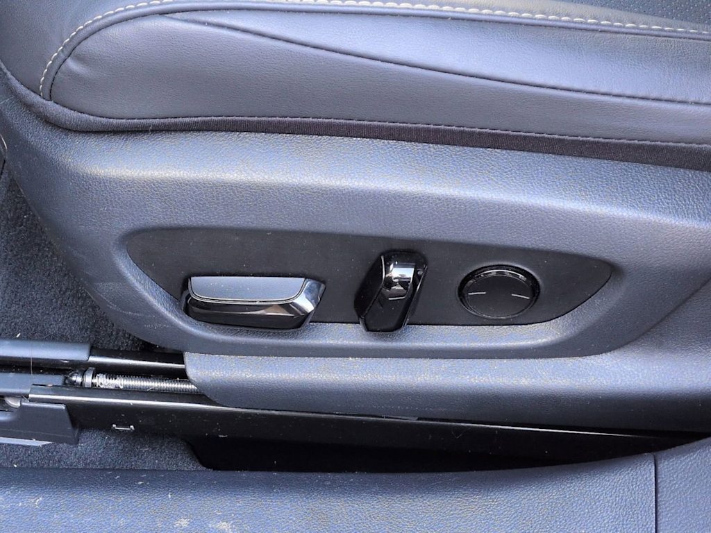 Thumbnail: 2025 Lexus ES - 28