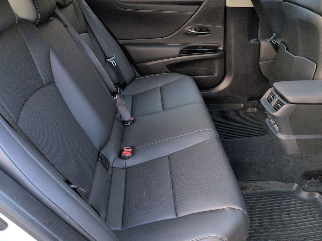 Thumbnail: 2025 Lexus ES - 31