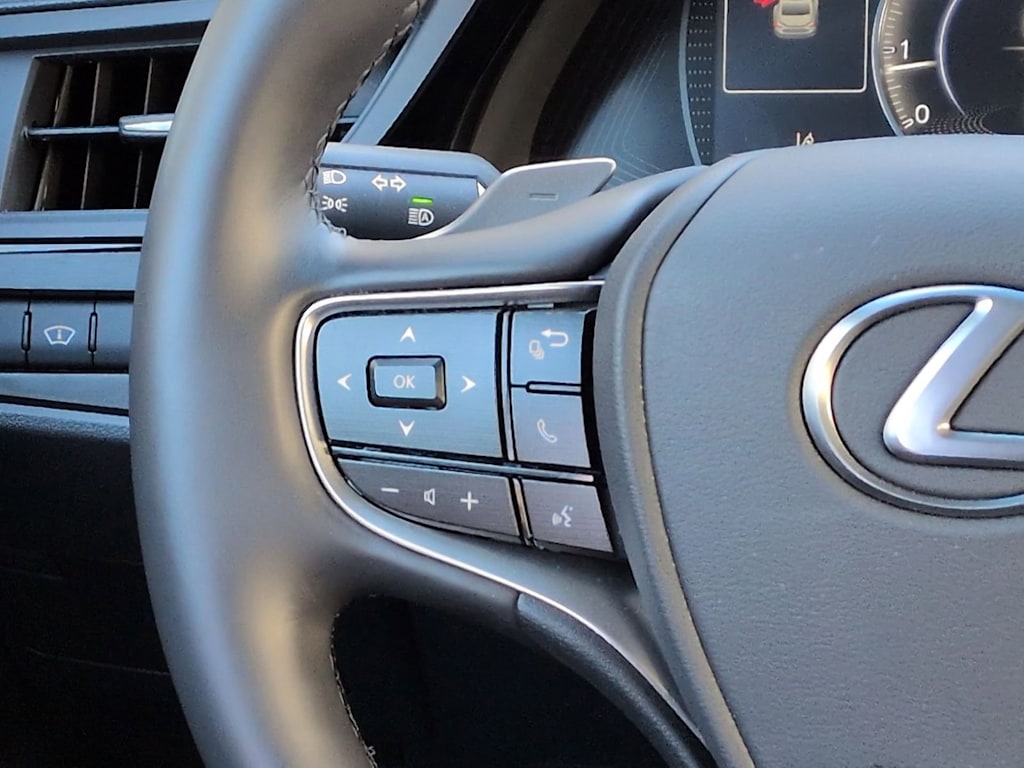 Thumbnail: 2025 Lexus ES - 33