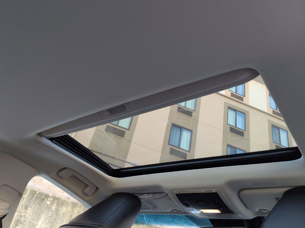 Thumbnail: 2025 Lexus ES - 32