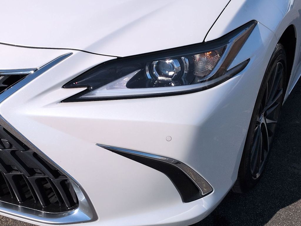 Thumbnail: 2025 Lexus ES - 26