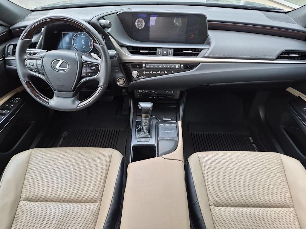 Thumbnail: 2021 Lexus ES - 9
