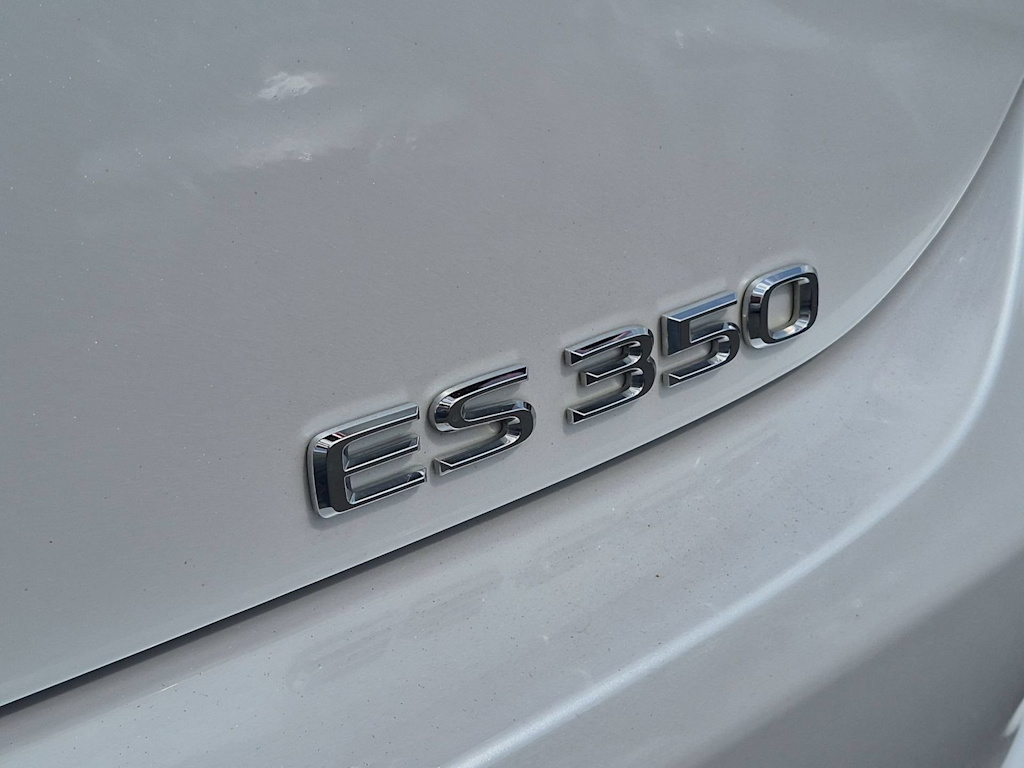 Thumbnail: 2021 Lexus ES - 27