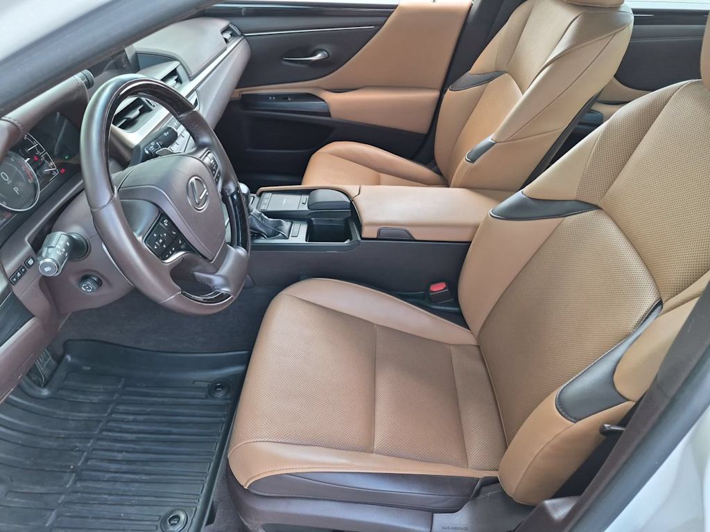 Thumbnail: 2021 Lexus ES - 11